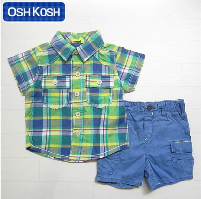 【OSHKOSH（オシュコシュ）ブルー＆グリーンのチェックシャツとブルーのショートパンツの2点セット】