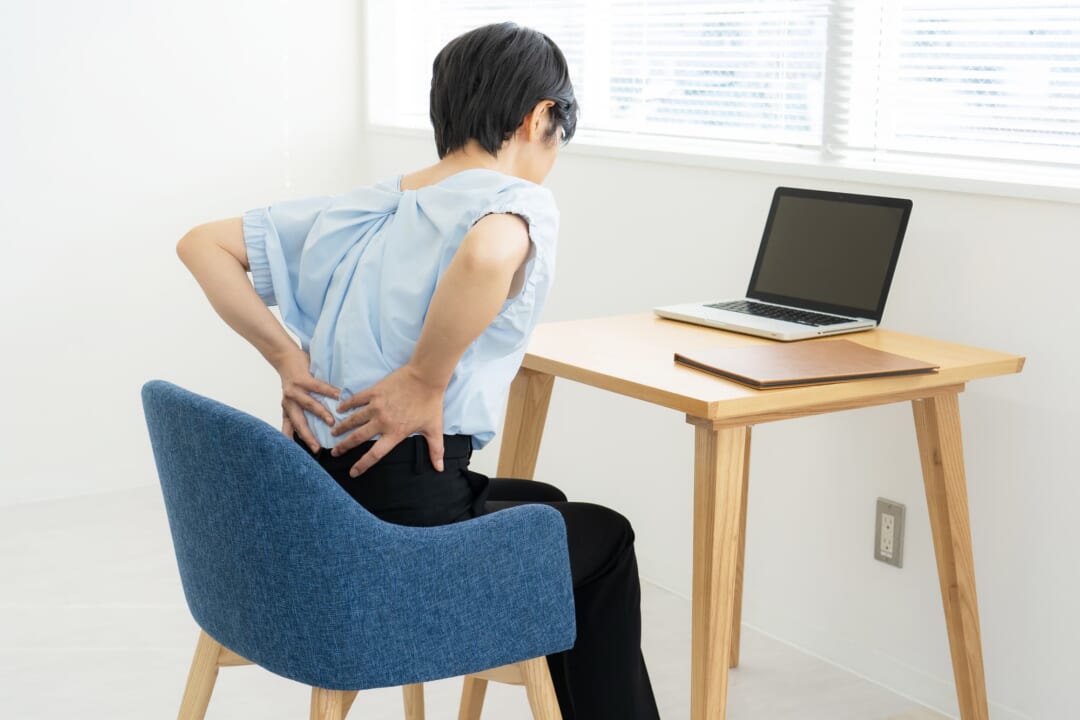 腰痛対策におすすめの椅子15選｜座りっぱなし生活を支えるベストチェアとは？