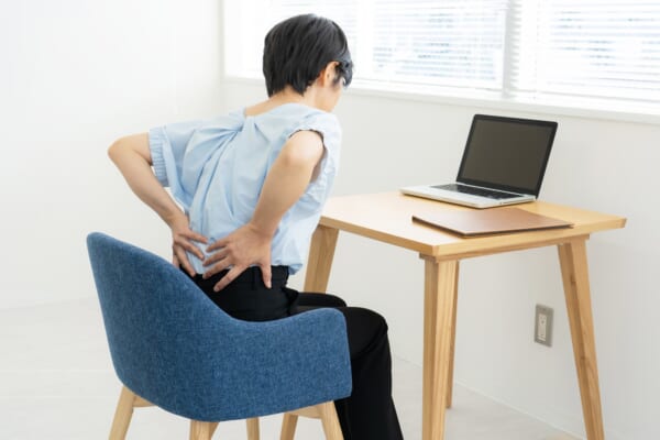 腰痛対策におすすめの椅子15選｜座りっぱなし生活を支えるベストチェアとは？