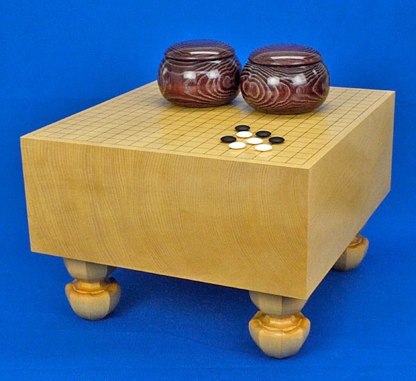 高品質新品新榧製将棋盤 1尺2寸 駒台 へそ付き 足付 一枚板　盤厚さ17.5ｃｍ　木製カバー付き　天板修理済 将棋